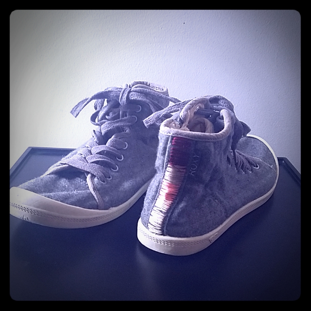 Embroidered ◇ Roxy Zip Up High Tops ◇ Size 7.5